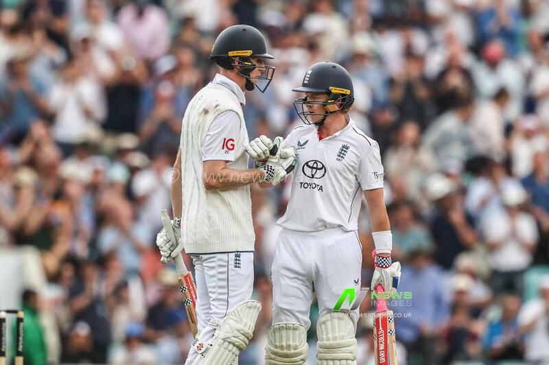 5th Rothesay Test Match Day 2 England v India