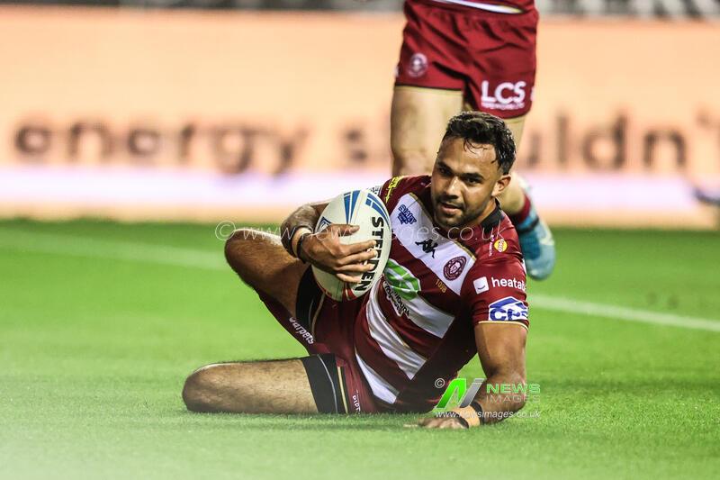Betfred Super League round 27 Wigan Warriors v Leeds Rhinos