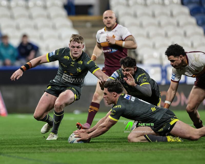 Betfred Super League round 8 Huddersfield Giants v Leeds Rhinos