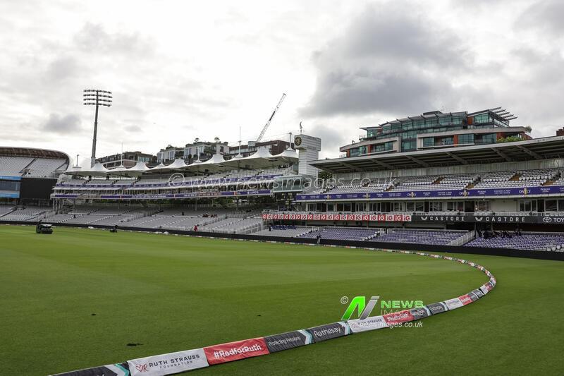 1st Rothesay Test Match Day 2 England v New Zealand