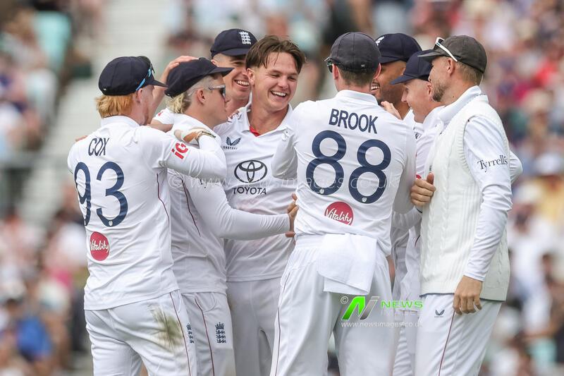 2nd Rothesay Test Match Day 1 England v New Zealand