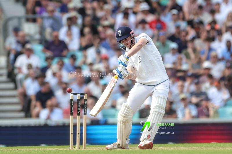 2nd Rothesay Test Match Day 2 England v New Zealand