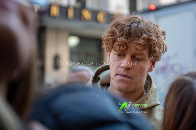 Tennis Atp, l'arrivo di Jannik Sinner all'hotel Principi di Piemonte a Torino
