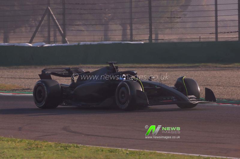 F1, Test Cadillac a Imola in pista una Ferrari tutta nera