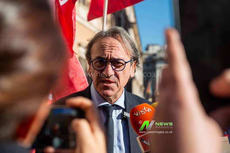 Flash Mob AVS “Stipendio bloccato. Natale dimezzato”