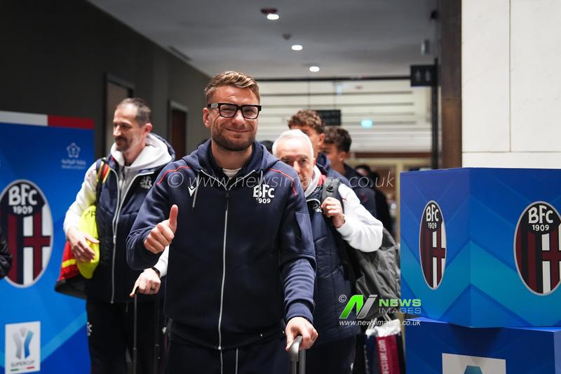 I giocatori del Bologna arrivano all'aeroporto di Riyadh, Arabia Saudita - EA Sports FC Supercoppa Italiana 2025/2026