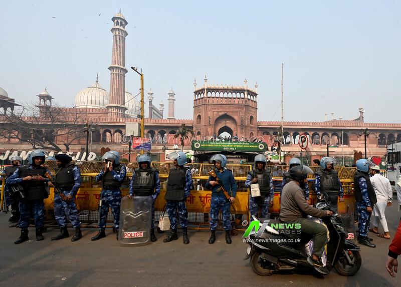 India: Days After MCD Demolition Drive, Muslims Offer Friday Prayers, Security Remains Tight Near Delhi's Faiz-e-Elahi Mosque