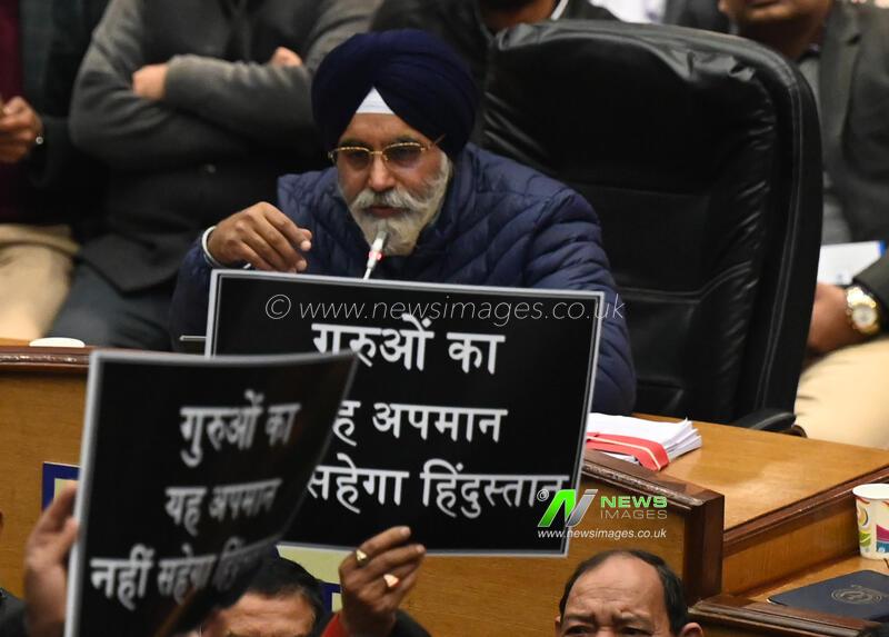 India: AAP, BJP Councillors Shout Slogans During MCD House Session Meeting At Delhi Civic Centre