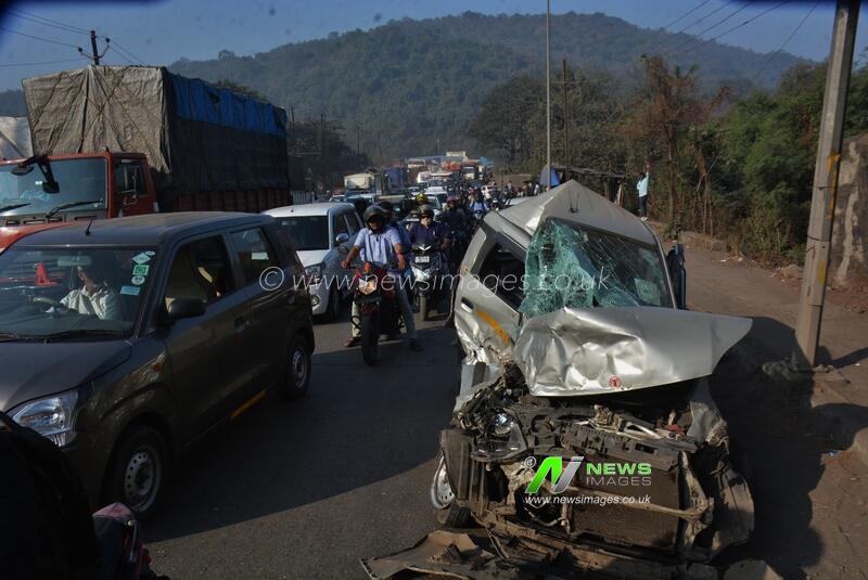 India: Thane Traffic Disrupted After Multi-Vehicle Collision At Gaimukh Ghat; Four Injured