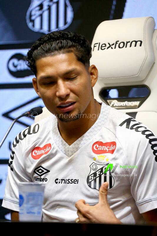 SANTOS, PRESENTATION