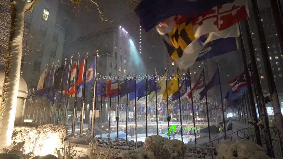 Heavy snowstorm hits New York City
