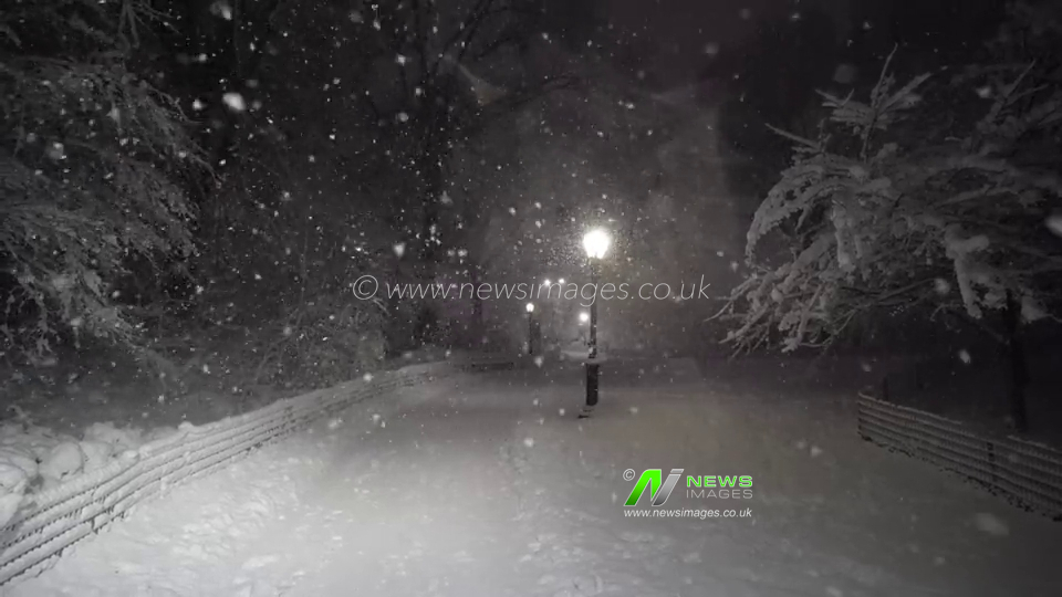 Heavy snowstorm hits New York City