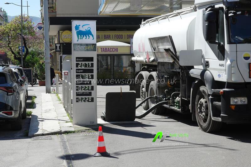 Italy: Rising fuel prices at gas station
