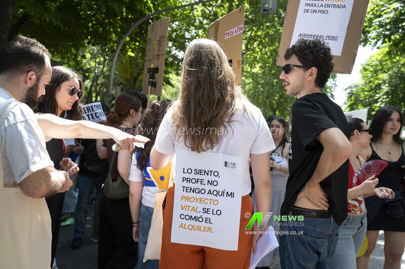 Demonstration In Defence Of The Right To Housing (madrid)