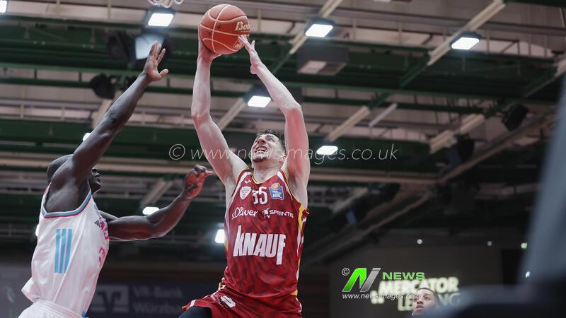 Basketball, Fitness First Wuerzburg Baskets vs. Telekom Baskets Bonn, easyCredit BBL Playoffs, 4. Viertelfinale