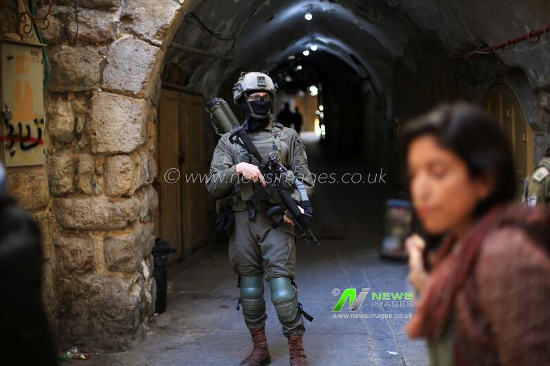 Settlers Tour Hebron’s Old City Under Heavy Security