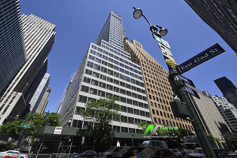 NY: Damaged High Rise Shuts Down Part Of 42nd Street 