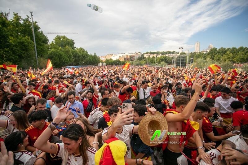 Spanish fans gather to watch Spain vs France