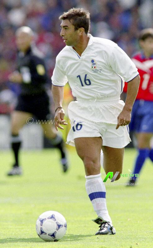 Football, World Cup 98, Italy - Chile