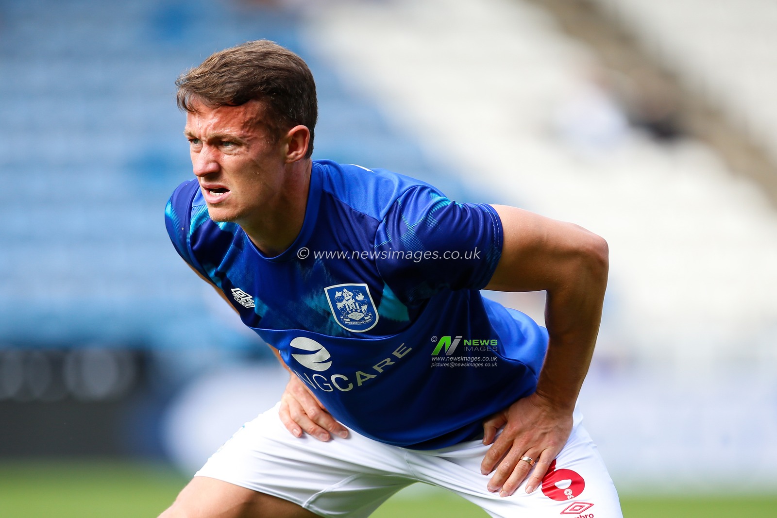 Jonathan Hogg #6 of Huddersfield Town warms up before the Sky Bet Championship match Huddersfield Town vs Blackpool at John Smith's Stadium, Huddersfield, United Kingdom, 4th September 2022

(Photo by Ben Early/News Images)