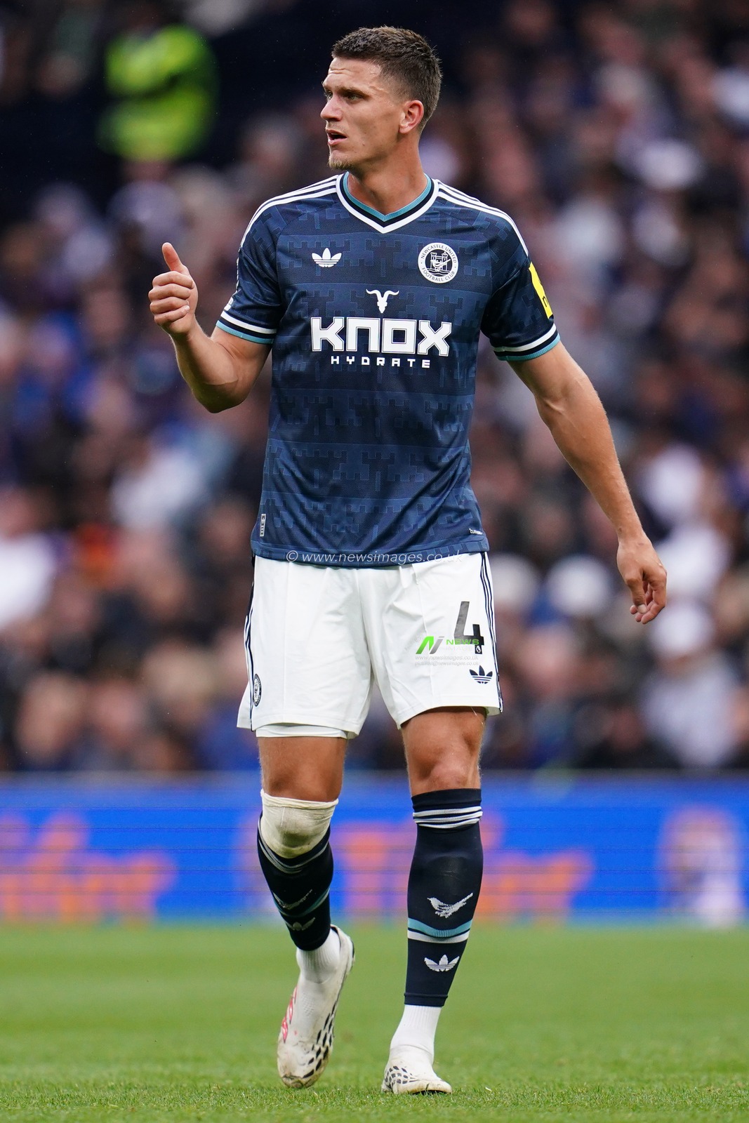 Sven Botman of Newcastle United during the Premier League match Tottenham Hotspur vs Newcastle Untied at Tottenham Hotspur Stadium, London, United Kingdom on 29 August 2026

(Photo by Harvey Murphy/News Images)
