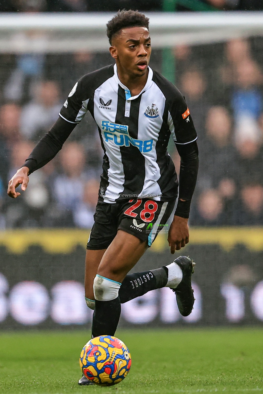 Joe Willock #28 of Newcastle United in action during the game