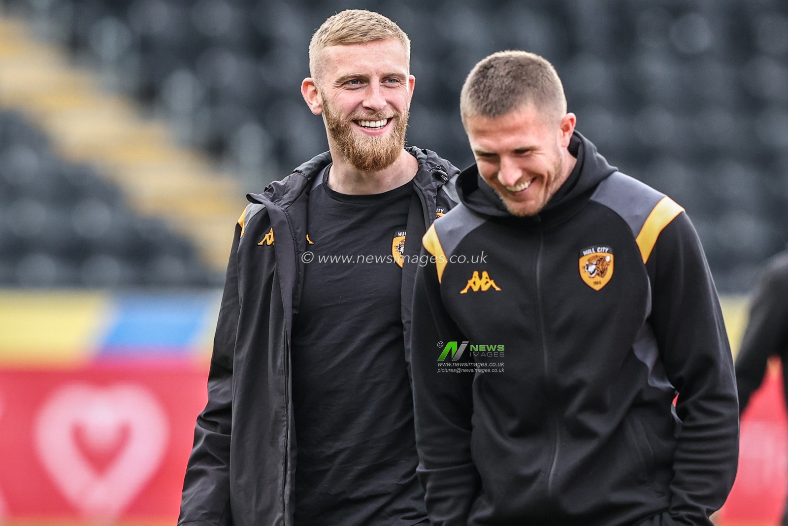 Oliver McBurnie of Hull City arrives during theSky Bet Championship Play-Offs Semi-Final first leg Hull City v Millwall at MKM Stadium, Hull, United Kingdom on 08 May 2026

(Photo by Alfie Cosgrove/News Images)