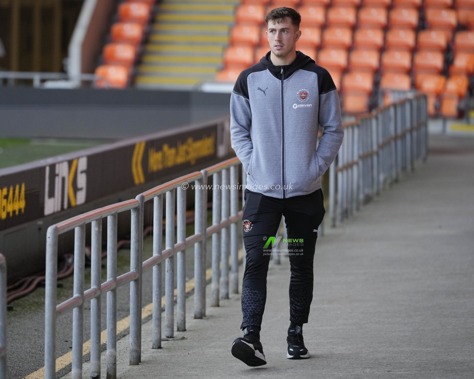 Jensen Weir #15 of Blackpool arrives at the stadium before the Sky Bet League 1 match Blackpool vs Derby County at Bloomfield Road, Blackpool, United Kingdom, 3rd October 2023

(Photo by Steve Flynn/News Images)