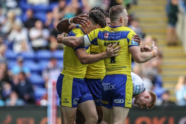 Josh Thewlis of Warrington Wolves celebrates his try during the Betfred Super League round 16 match Warrington Wolves vs Hull FC at Halliwell Jones Stadium, Warrington, United Kingdom, 28th June 2025

(Photo by Alfie Cosgrove/News Images)
