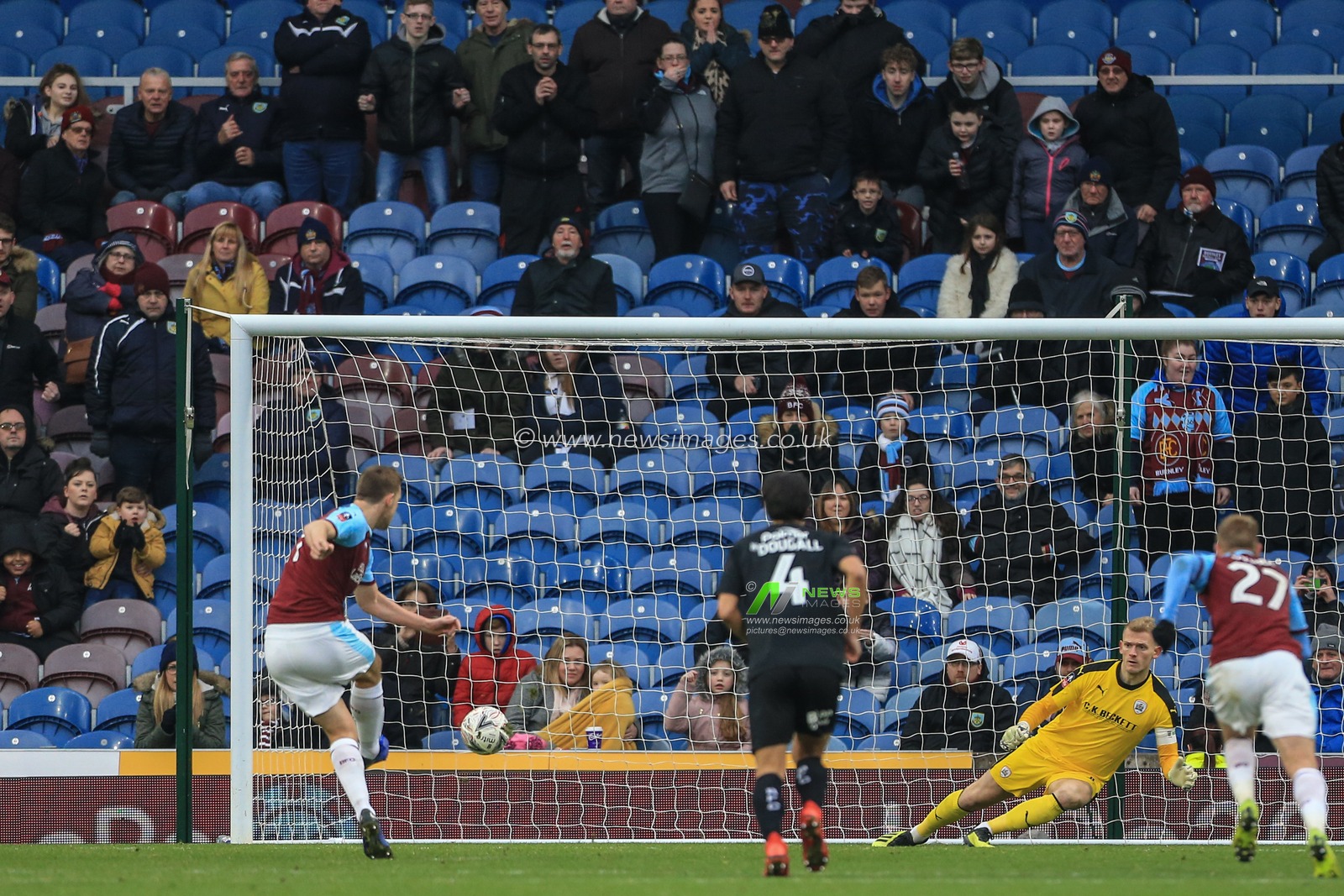 5th January 2019, Turf Moor, Burnley, England ; The Emirates FA Cup, 3rd Round, Burnley vs Barnsley : Chris Wood of Burnley scores a penalty to make it 1-0

Credit: Mark Cosgrove/News Images

English Football League images are subject to DataCo Licence