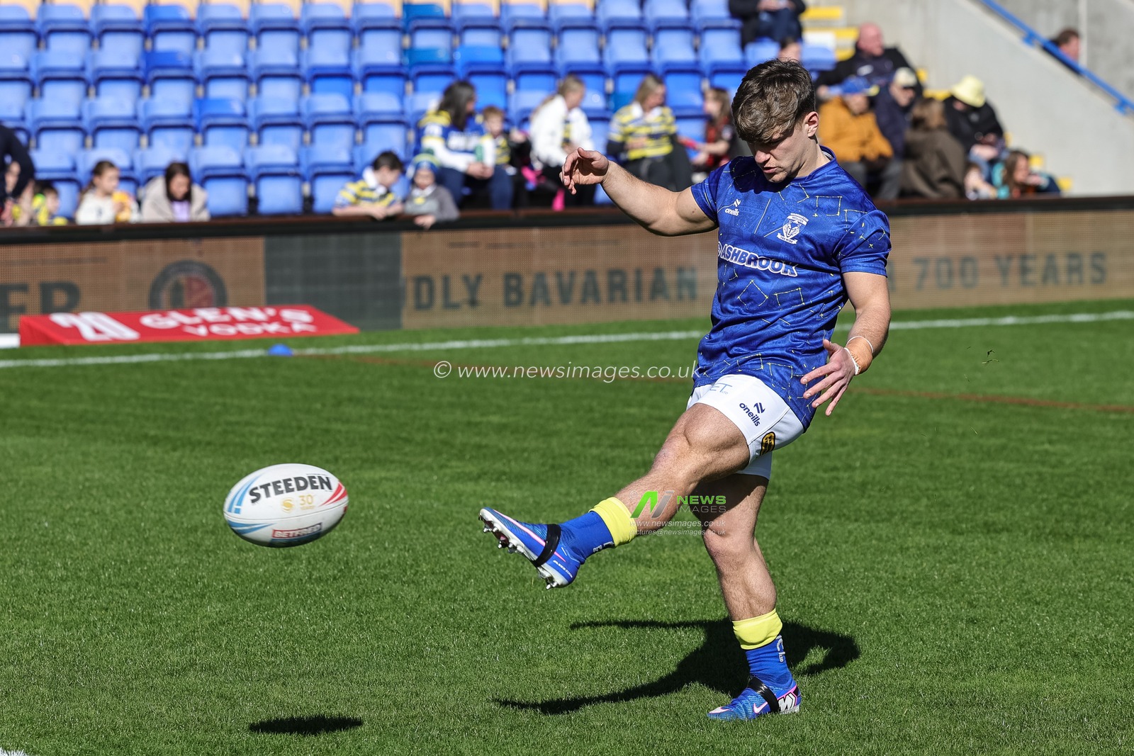 Leon Hayes of Warrington Wolves in the pre-game warm up during the Betfred Challenge Cup round 4 match Goole Vikings vs Warrington Wolves at The Halliwell Jones Stadium, Warrington, United Kingdom on 14 March 2026

(Photo by Mark Cosgrove/News Images)