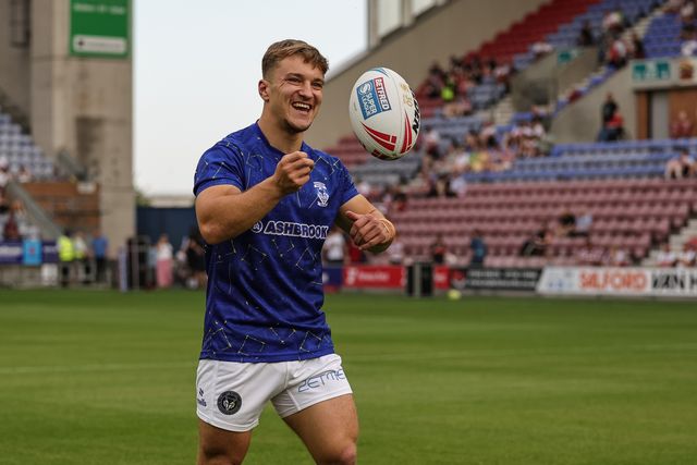 Leon Hayes of Warrington Wolves in the pre-game warm up during the Betfred Super League round 18 match Wigan Warriors vs Warrington Wolves at The Brick Community Stadium, Wigan, United Kingdom on 10 July 2026

(Photo by Mark Cosgrove/News Images)