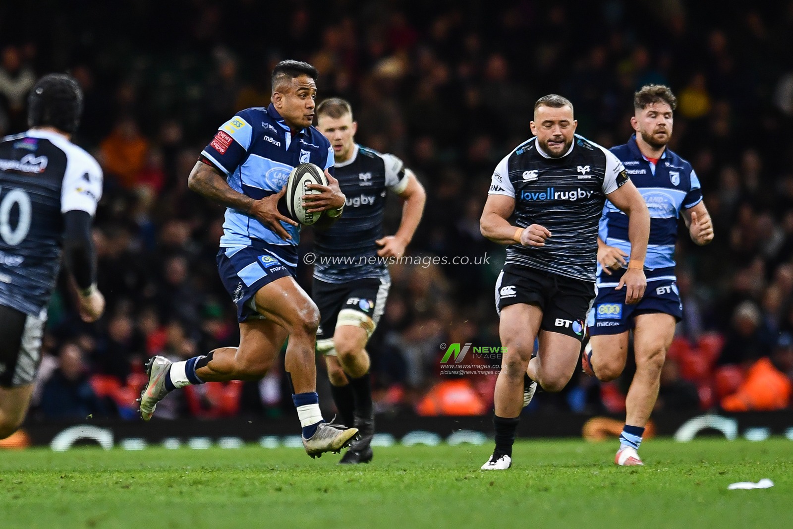 27th April 2019 , Principality Stadium , Cardiff, Wales ; Guinness pro 14â€™s, Round 21, Cardiff Blues Vs Ospreys ; Willis Halaholo of Cardiff Blues in action

Credit:  Craig Thomas/News Images