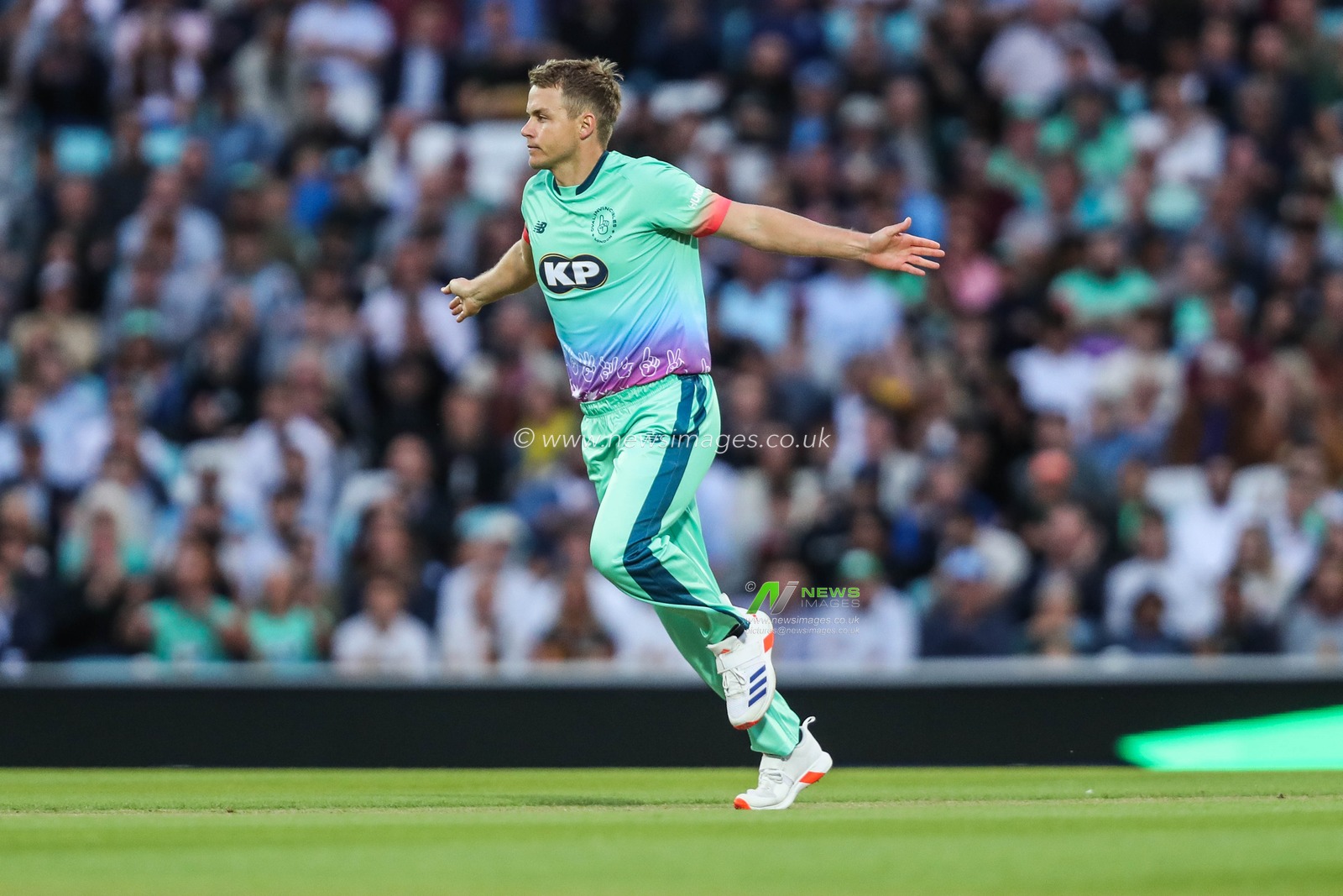 Sam Curran of Oval Invincibles celebrates after dismissing Alex Davies of Southern Brave during the The Hundred match Oval Invincibles vs Southern Brave at The Kia Oval, London, United Kingdom, 8th August 2024

(Photo by Izzy Poles/News Images)