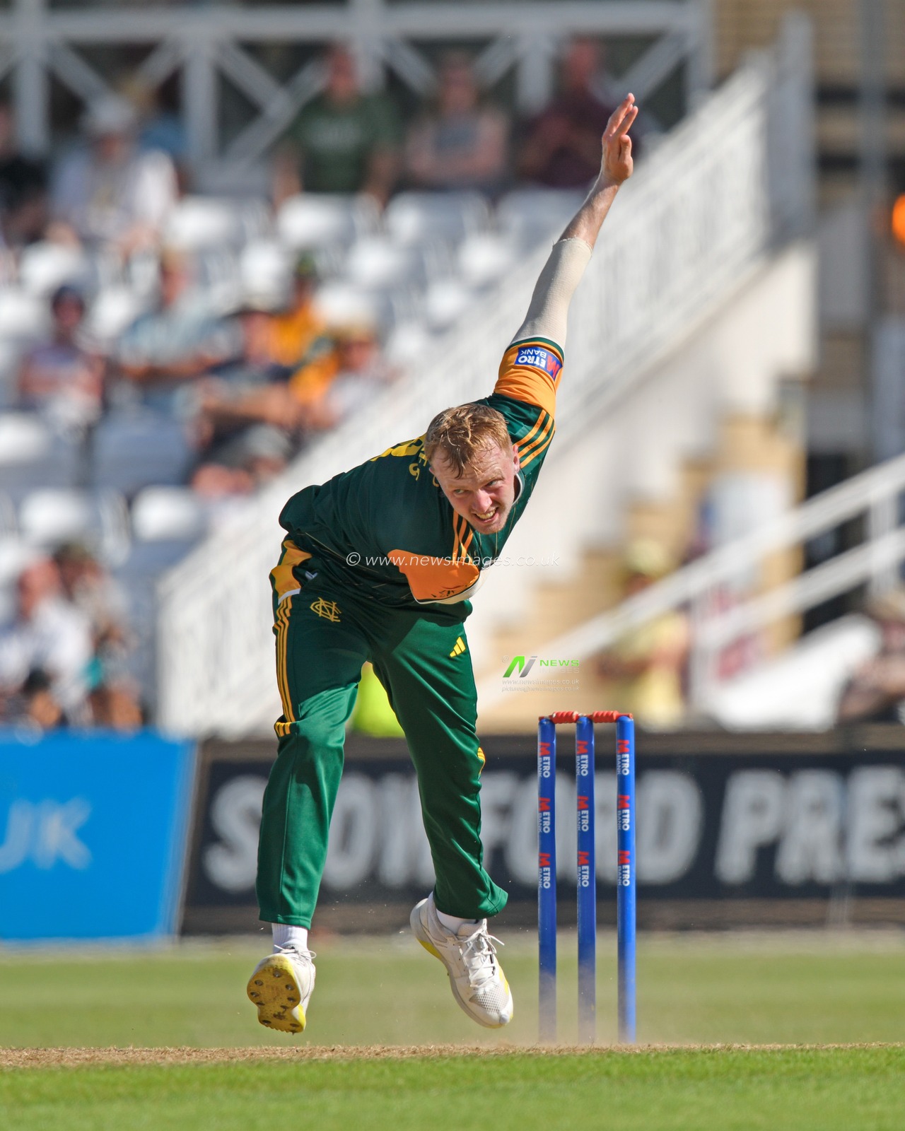 Lyndon JAMES of Nottingham Outlaws bowling during the Royal London One-day Cup match Nottinghamshire vs Essex at Trent Bridge, Nottingham, United Kingdom, 11th August 2024

(Photo by Mark Dunn/News Images)