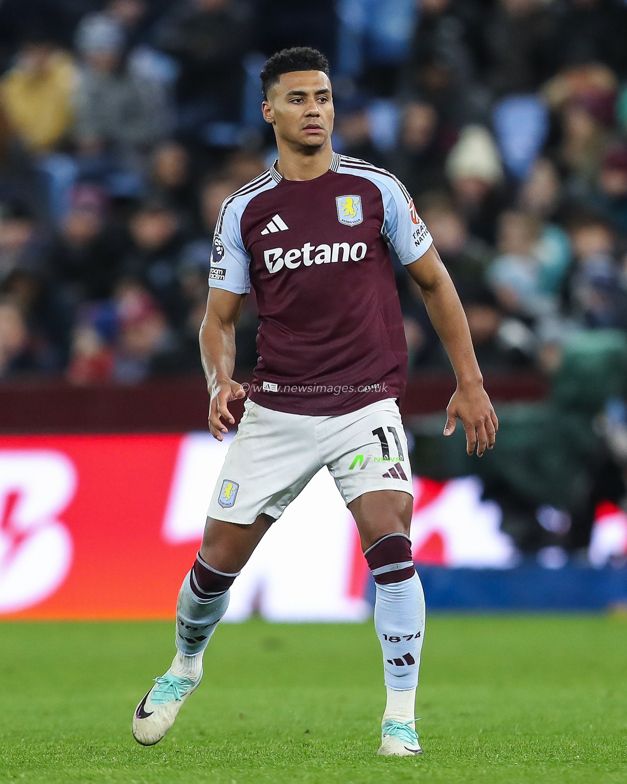 Ollie Watkins of Aston Villa during the Premier League match Aston Villa vs West Ham United at Villa Park, Birmingham, United Kingdom, 26th January 2025

(Photo by Gareth Evans/News Images)