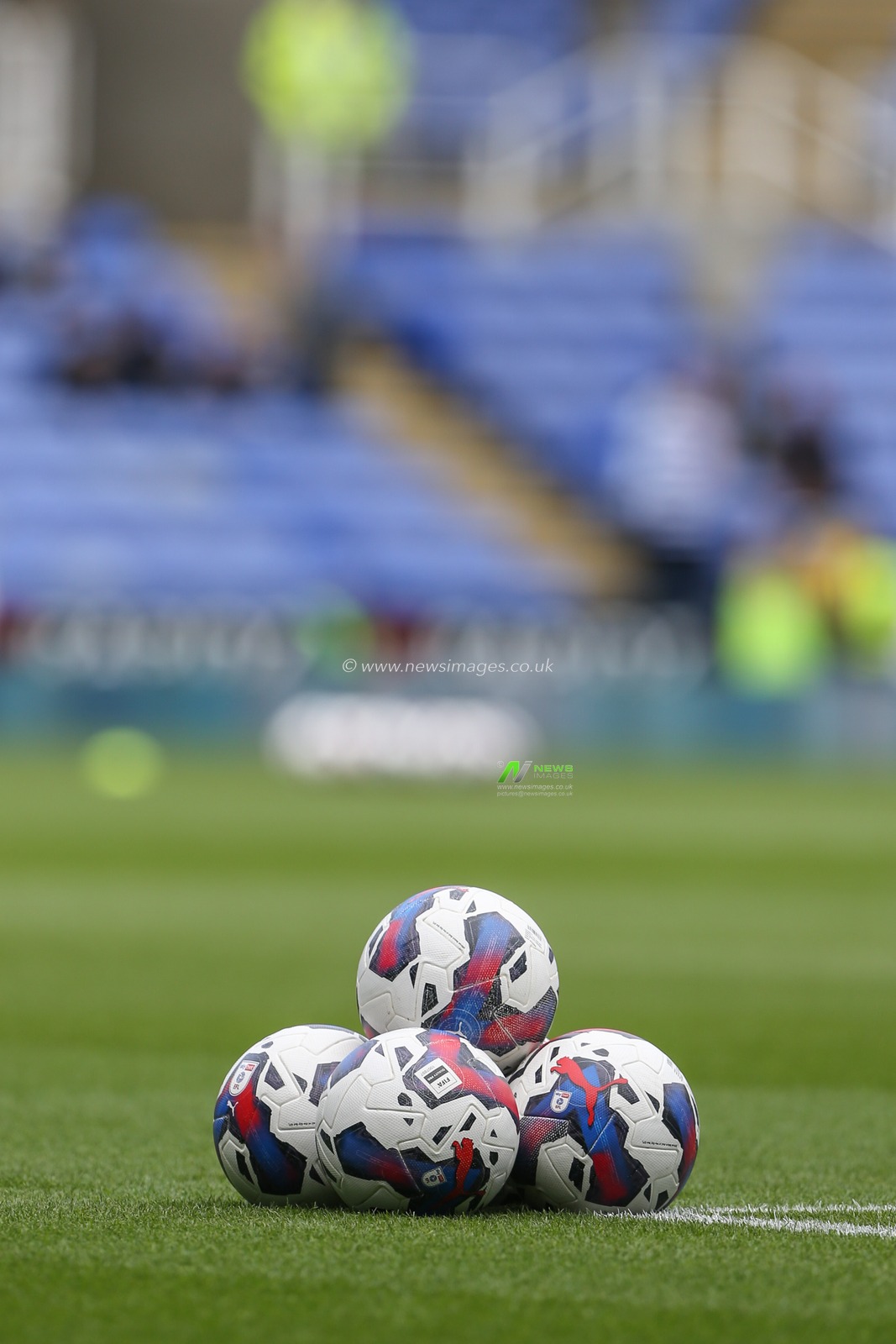 EFL Puma balls on the pitch prior to the warm up during the Sky Bet Championship match Reading vs Huddersfield Town at Select Car Leasing Stadium, Reading, United Kingdom, 1st October 2022

(Photo by Arron Gent/News Images)