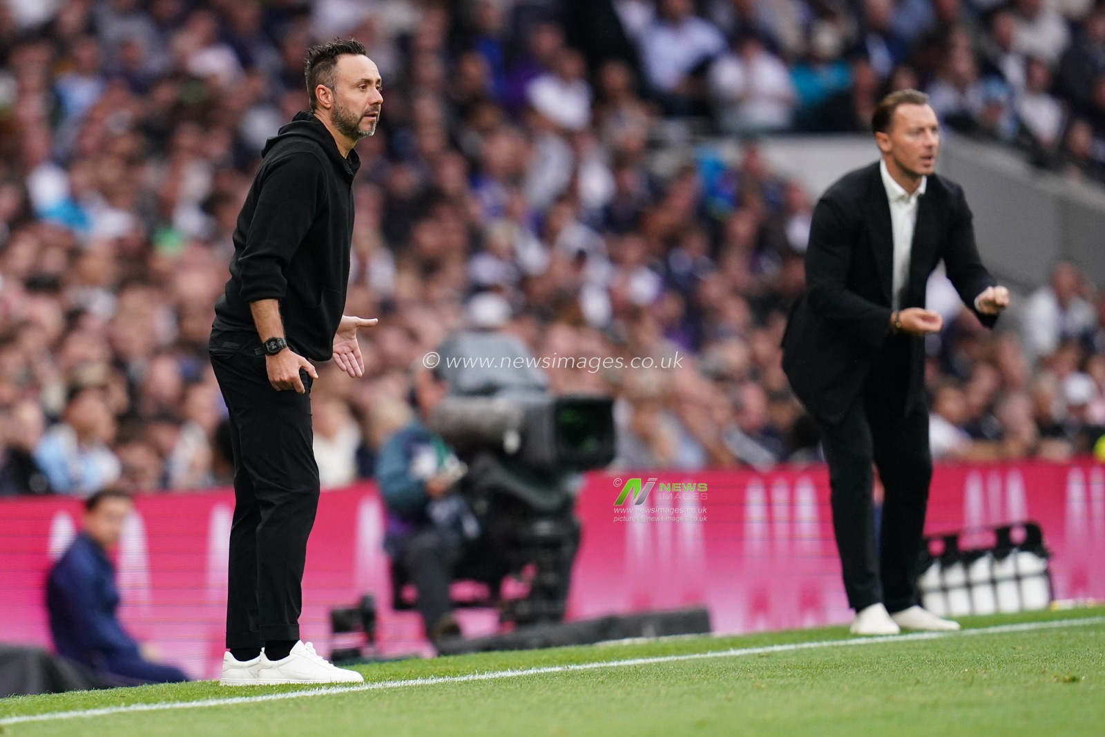 Roberto De Zerbi manager of Tottenham Hotspur during the Premier League match Tottenham Hotspur vs Newcastle Untied at Tottenham Hotspur Stadium, London, United Kingdom on 29 August 2026

(Photo by Harvey Murphy/News Images)