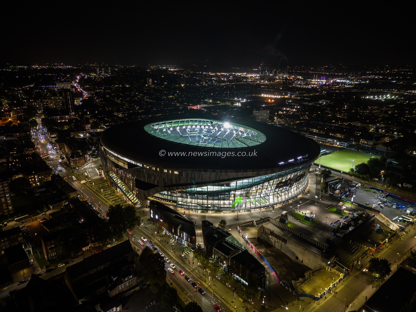 A general Aerial view of the Tottenham Hotspur Stadium, after the Week 6 match Chicago Bears vs Jacksonville Jaguars at Tottenham Hotspur Stadium, London, United Kingdom, 13th October 2024

(Photo by Craig Thomas/News Images)