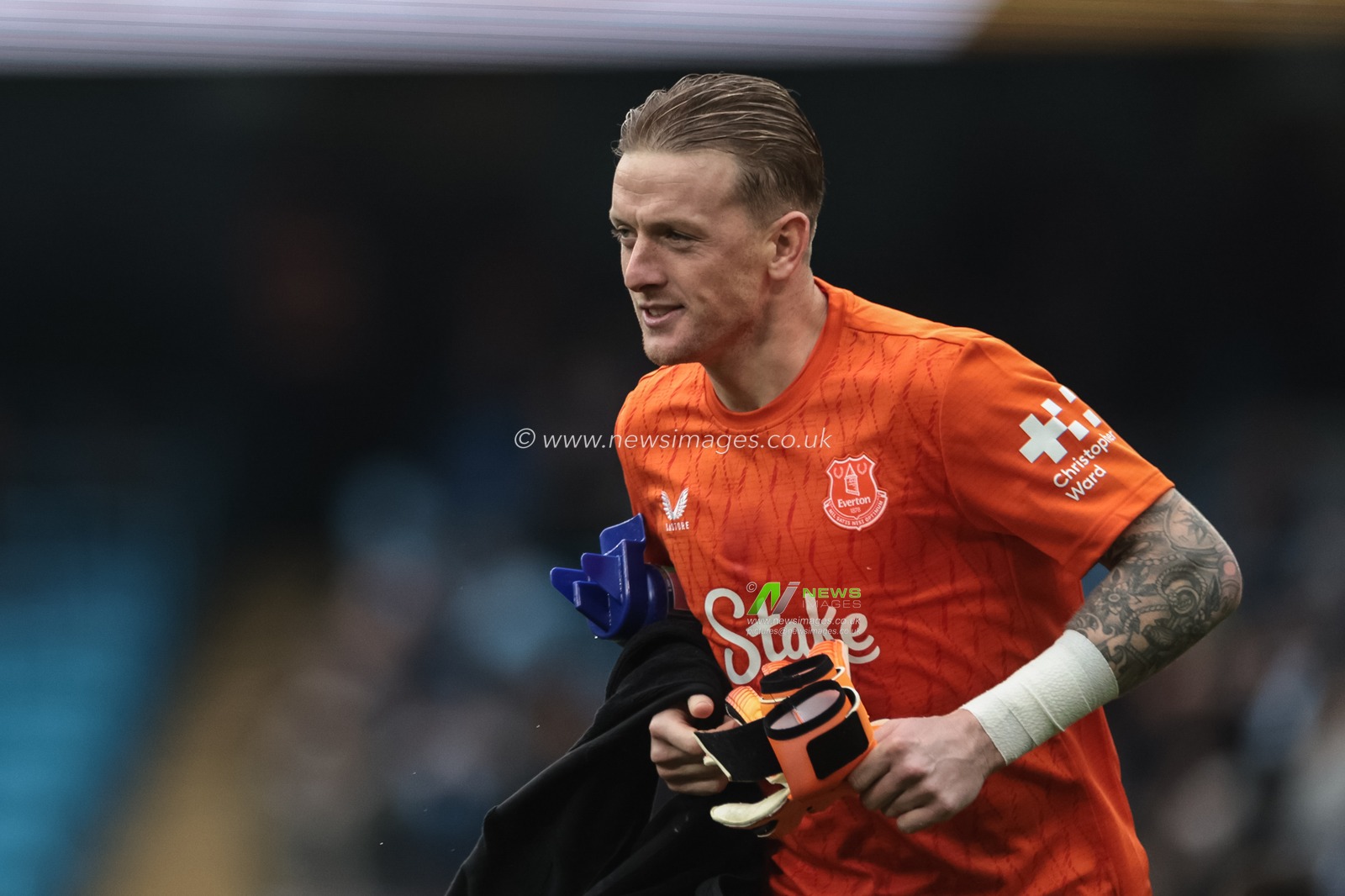 Everton goalkeeper Jordan Pickford during the Premier League match Manchester City vs Everton at Etihad Stadium, Manchester, United Kingdom, 18th October 2025

(Photo by Mark Cosgrove/News Images)