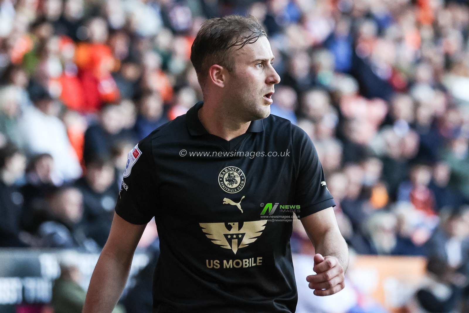 Herbie Kane of Barnsley during the Sky Bet League 1 match Blackpool vs Barnsley at Bloomfield Road, Blackpool, United Kingdom, 20th April 2024

(Photo by Mark Cosgrove/News Images)
