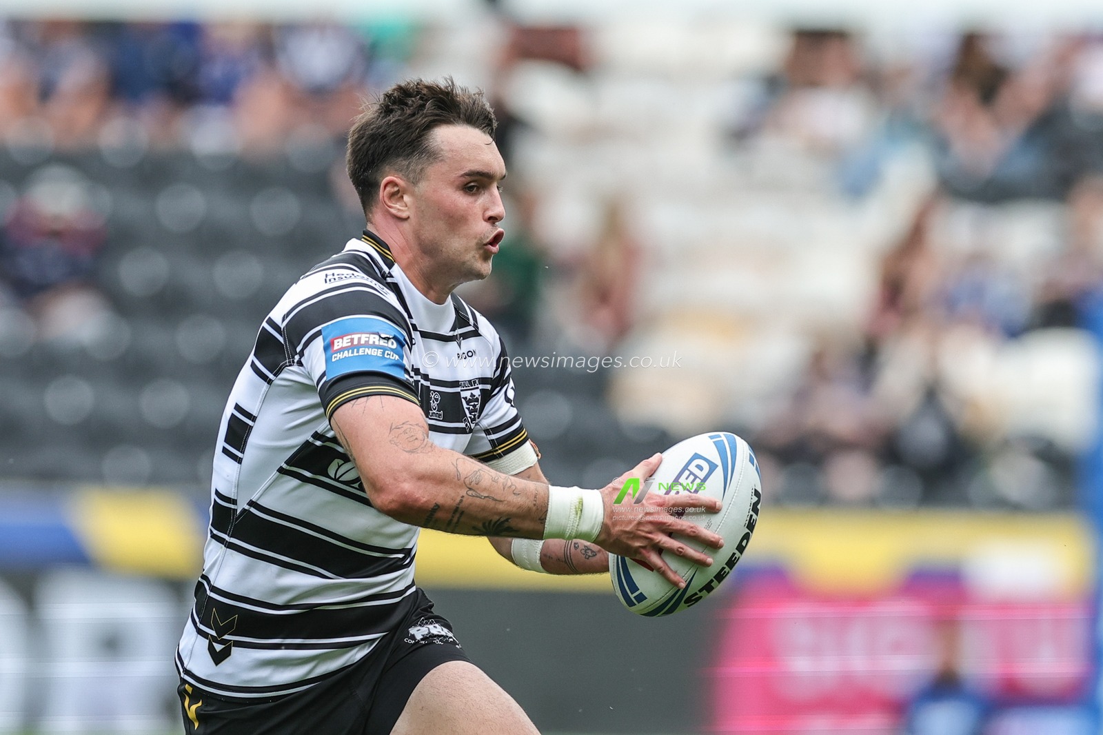 Tex Hoy #1 of Hull FC in action during the Betfred Challenge Cup match Hull FC vs St Helens at MKM Stadium, Hull, United Kingdom, 17th June 2023

(Photo by Mark Cosgrove/News Images)