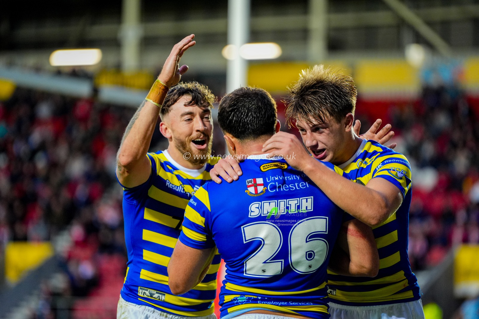 Josh Smith of Warrington Wolves celebrates his try during the Betfred Super League round 14 match St Helens vs Warrington Wolves at The BrewDog Stadium, St Helens, United Kingdom on 11 June 2026

(Photo by Maynard Manyowa/News Images)