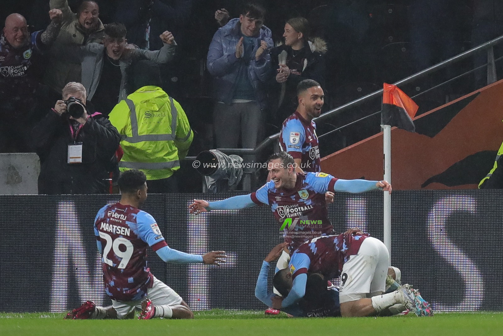 Connor Roberts #14 of Burnley celebrates his teams second goal of the game during the Sky Bet Championship match Hull City vs Burnley at MKM Stadium, Hull, United Kingdom, 15th March 2023

(Photo by James Heaton/News Images)