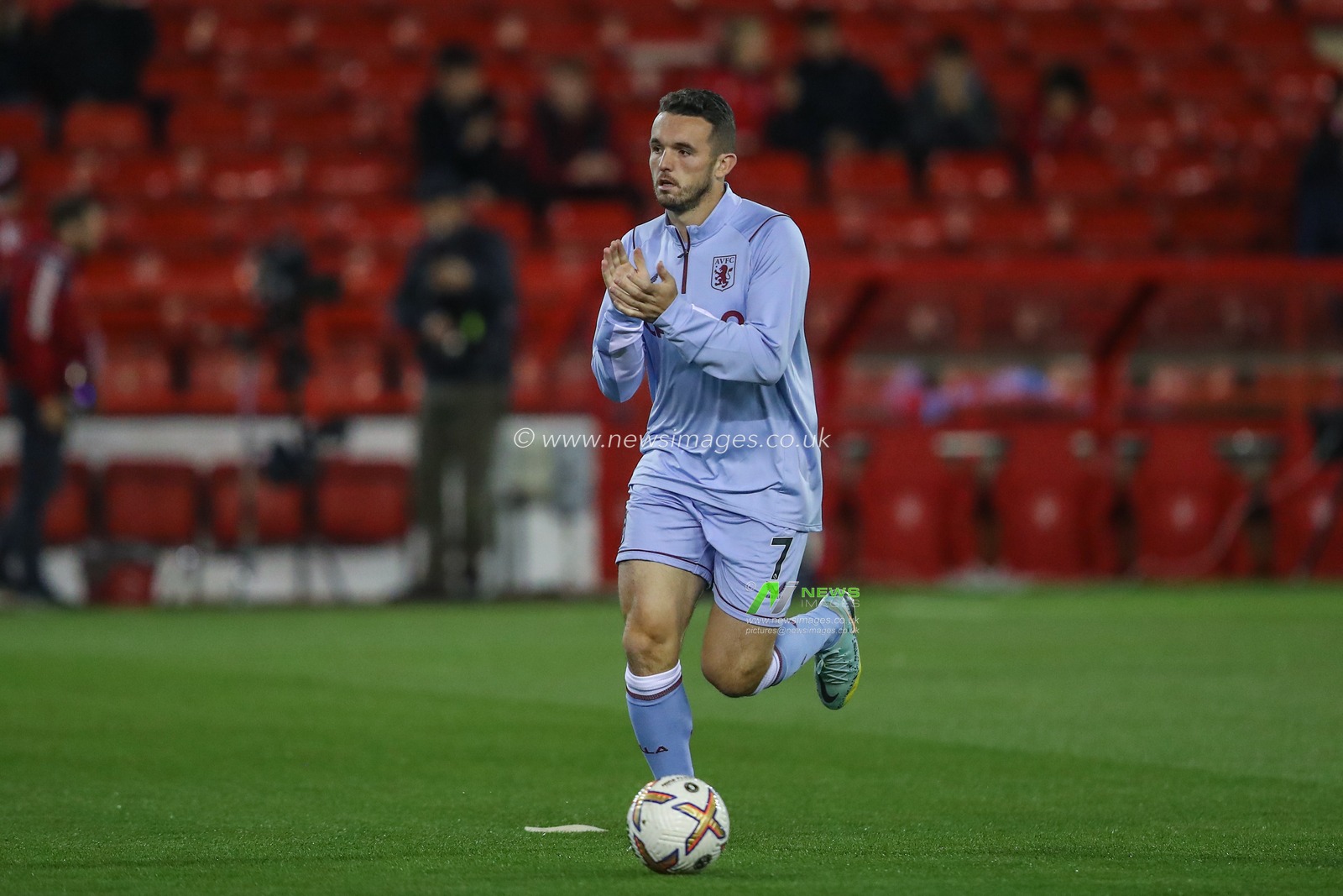 John McGinn #7 of Aston Villa applauds the traveling fans before the Premier League match Nottingham Forest vs Aston Villa at City Ground, Nottingham, United Kingdom, 10th October 2022

(Photo by Gareth Evans/News Images)