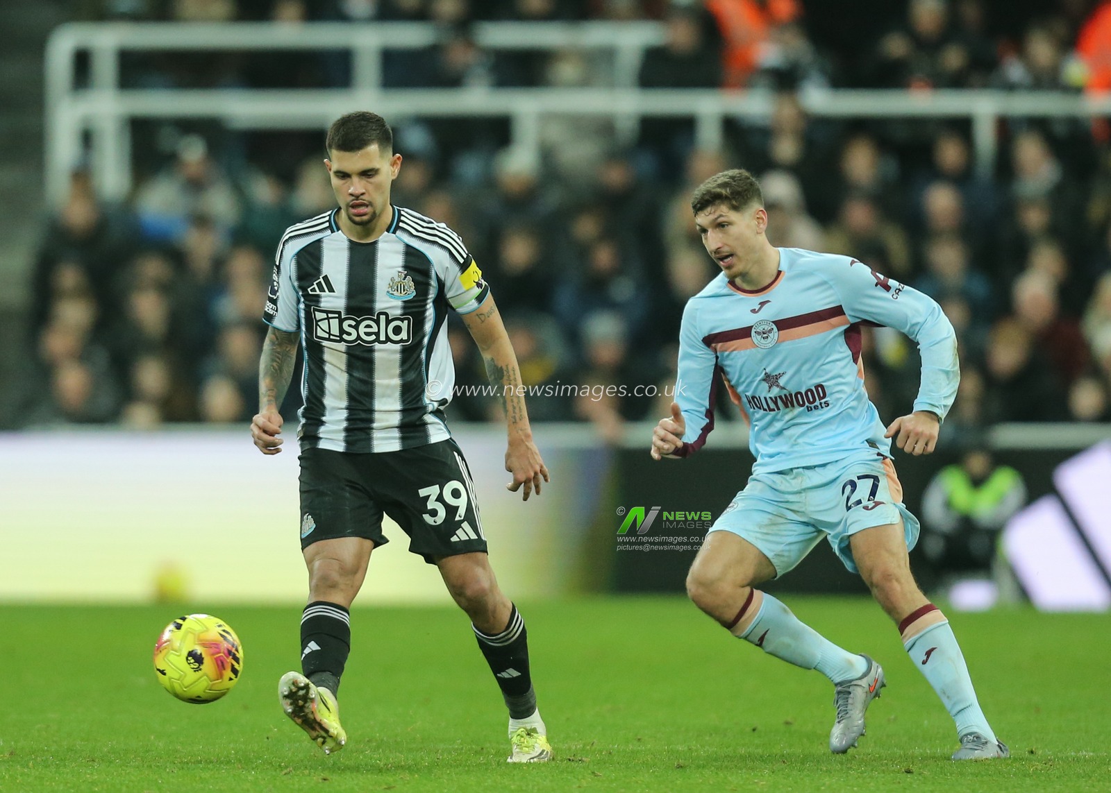 Bruno Guimaraes of Newcastle United passes the ball during the Premier League match Newcastle Untied vs Brentford at St. James's Park, Newcastle, United Kingdom on 07 February 2026

(Photo by Richard Bierton/News Images)