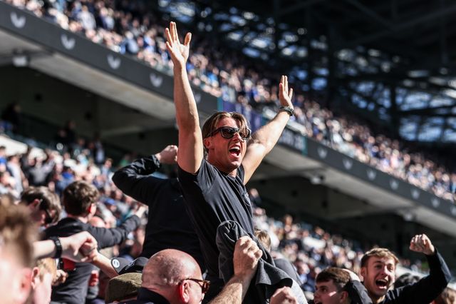 Liverpool fans celebrate a late winner during the Premier League match Everton vs Liverpool at Hill Dickinson Stadium, Liverpool, United Kingdom on 19 April 2026

(Photo by Alfie Cosgrove/News Images)