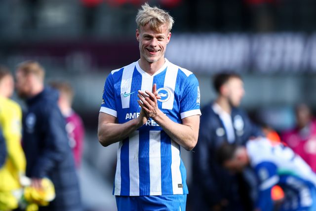 Jan Paul van Hecke of Brighton & Hove Albion claps fans after 0-2 win after the Premier League match Burnley vs Brighton & Hove Albion at Turf Moor, Burnley, United Kingdom on 11 April 2026

(Photo by Jorge Horsted/News Images)