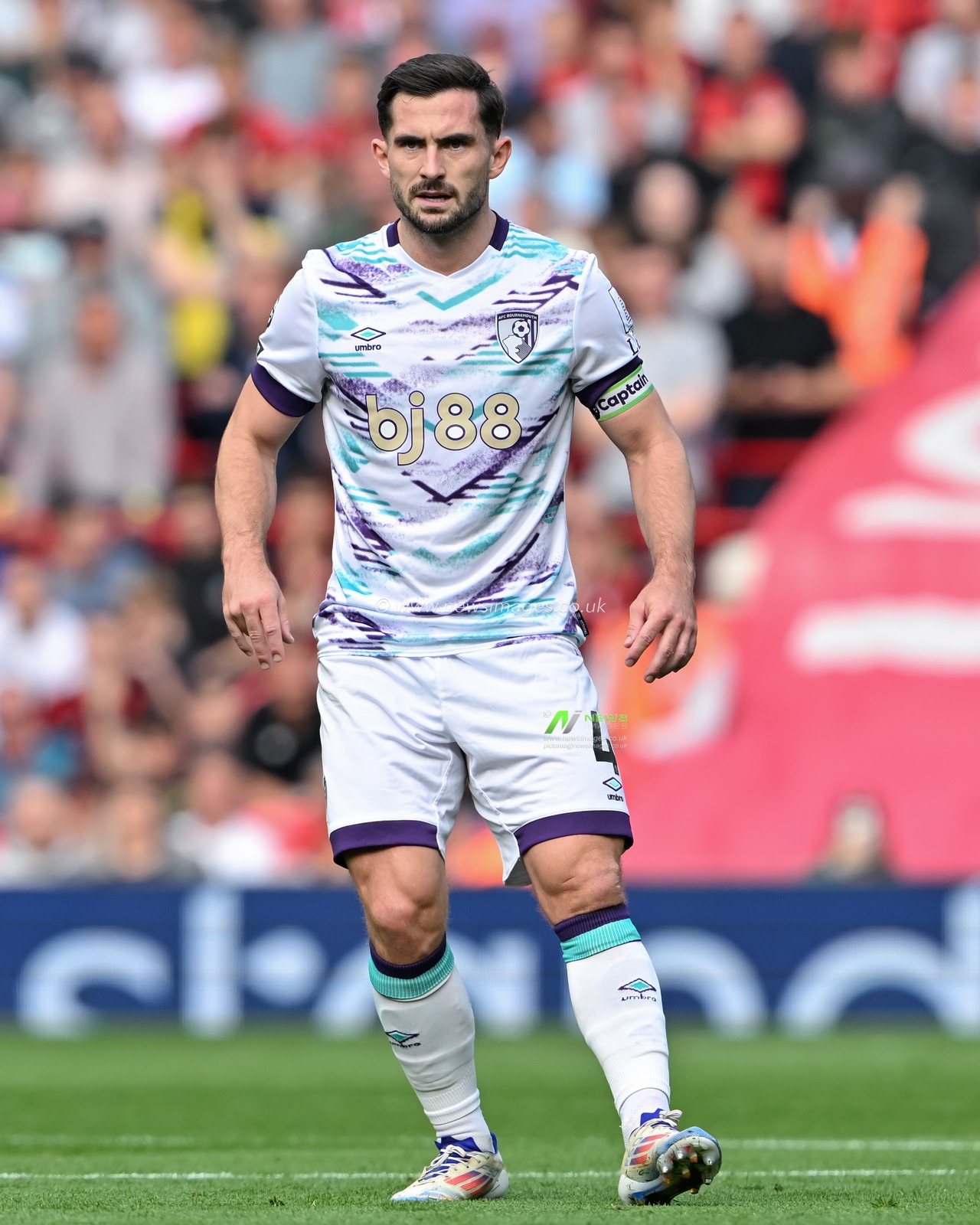 Lewis Cook of Bournemouth during the Premier League match Liverpool vs Bournemouth at Anfield, Liverpool, United Kingdom, 21st September 2024

(Photo by Cody Froggatt/News Images)
