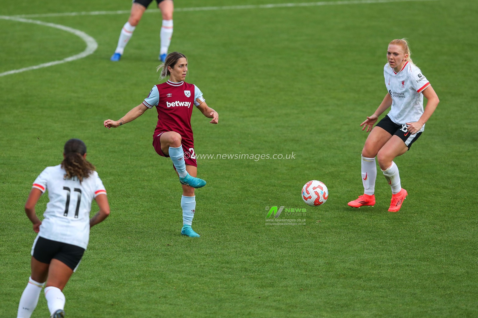 Katrina Gorry of West Ham United passes the ball during the The FA Women's Super League match West Ham United Women vs Liverpool Women at The Chigwell Construction Stadium, London, United Kingdom, 29th September 2024

(Photo by Izzy Poles/News Images)